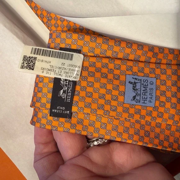Hermes Vibrant Orange and Blue Patterned Tie - Picture 4 of 4